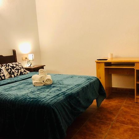 Low Cost Rooms Malaga River Екстер'єр фото