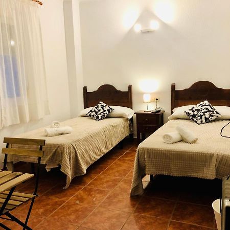 Low Cost Rooms Malaga River Екстер'єр фото