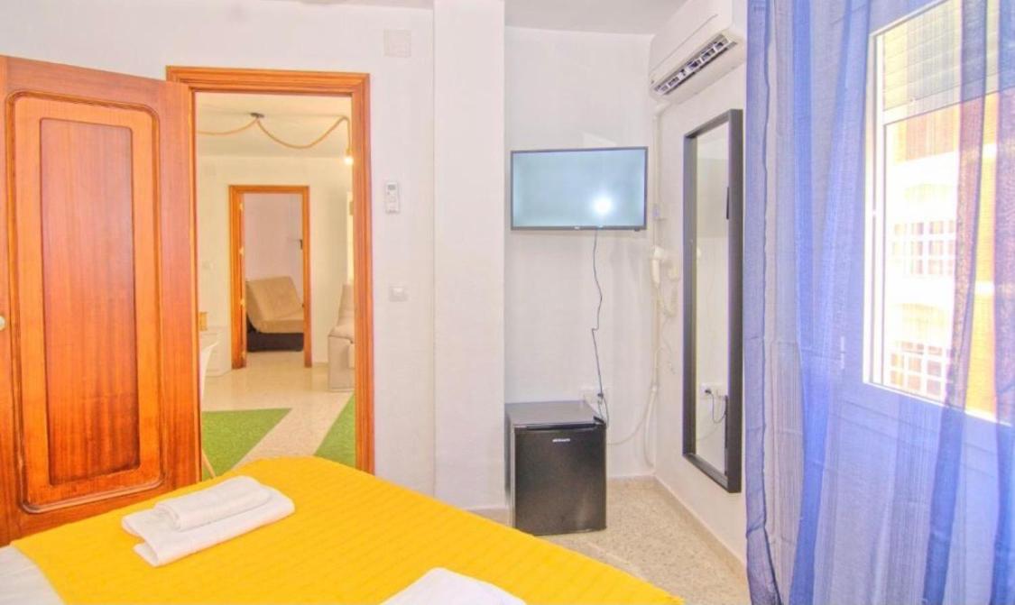 Low Cost Rooms Malaga River Екстер'єр фото