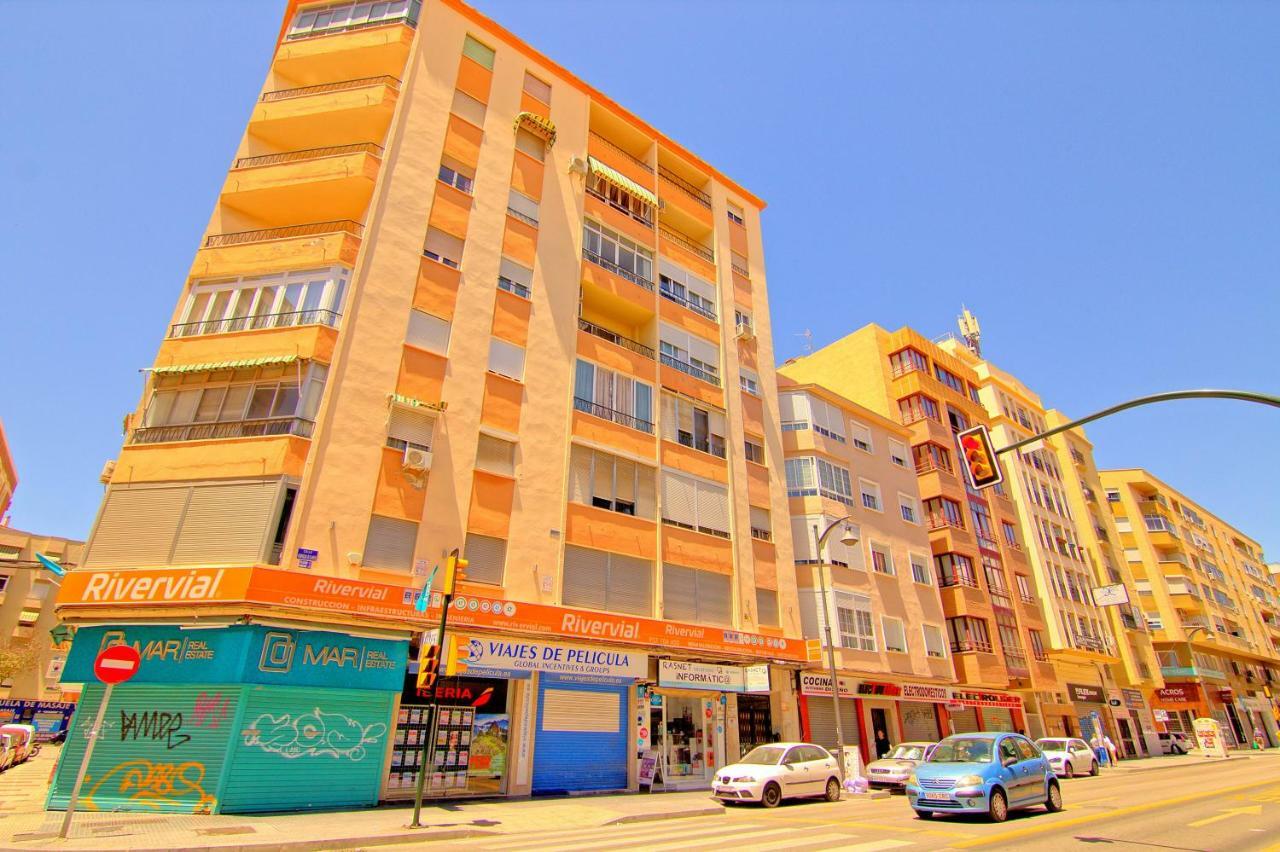 Low Cost Rooms Malaga River Екстер'єр фото
