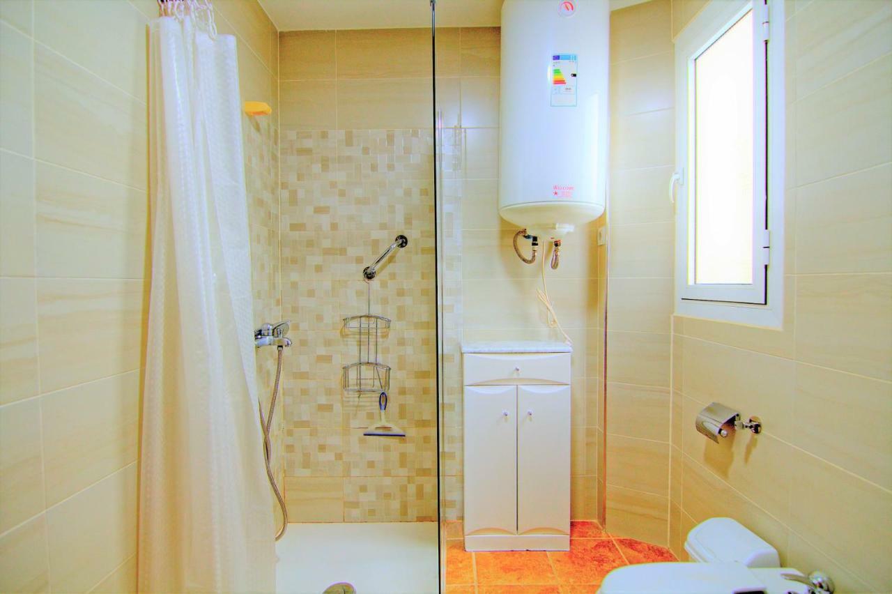 Low Cost Rooms Malaga River Екстер'єр фото