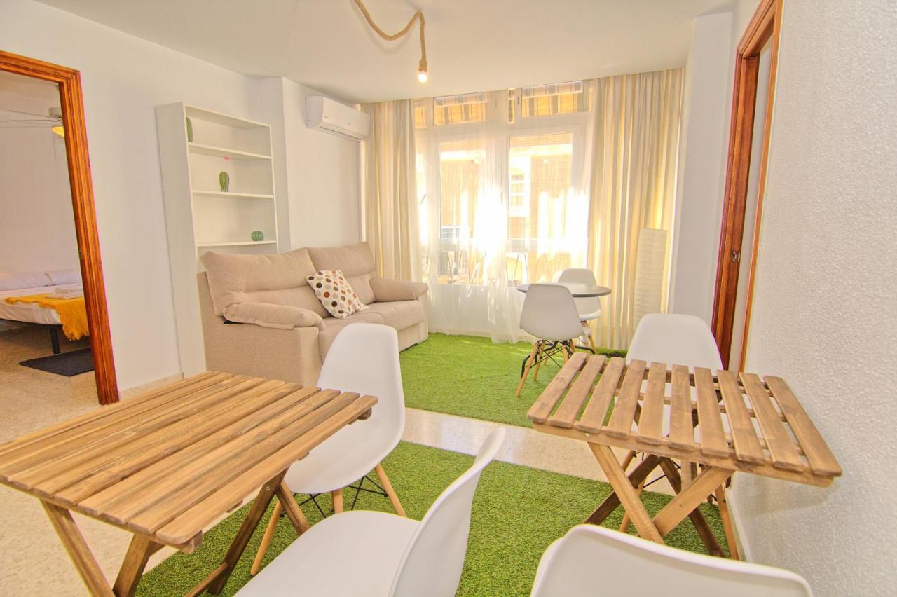Low Cost Rooms Malaga River Екстер'єр фото