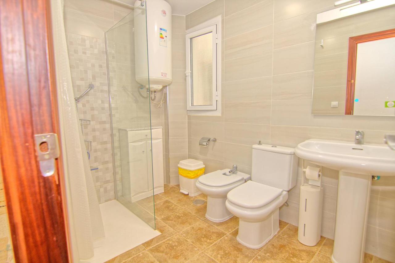 Low Cost Rooms Malaga River Екстер'єр фото